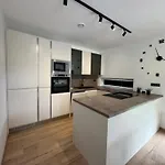Modern House 프루이