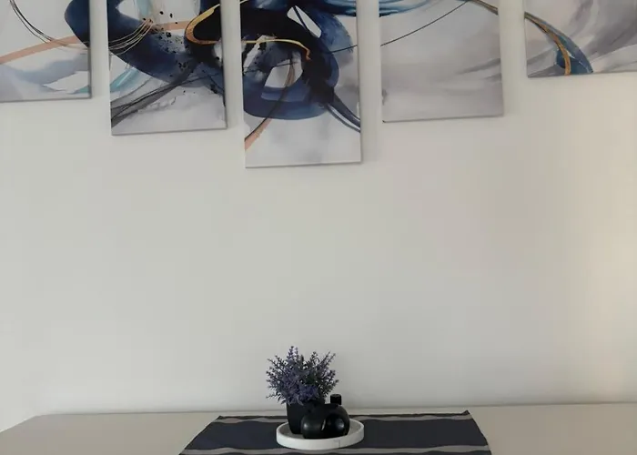 Modern House بيت للعطل بتوي