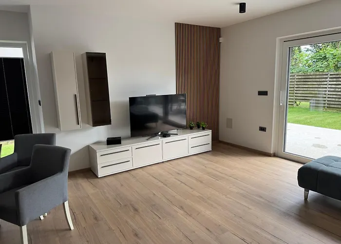 Modern House بيت للعطل بتوي