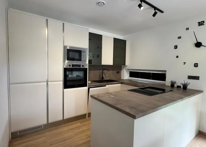 Modern House بتوي