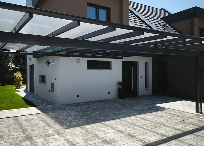 Modern House بيت للعطل بتوي